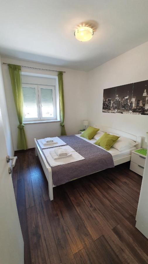 Apartments Jadranka Novalja Exterior photo