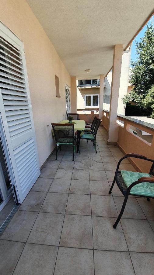 Apartments Jadranka Novalja Exterior photo
