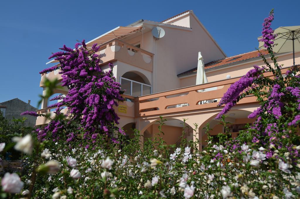 Apartments Jadranka Novalja Exterior photo